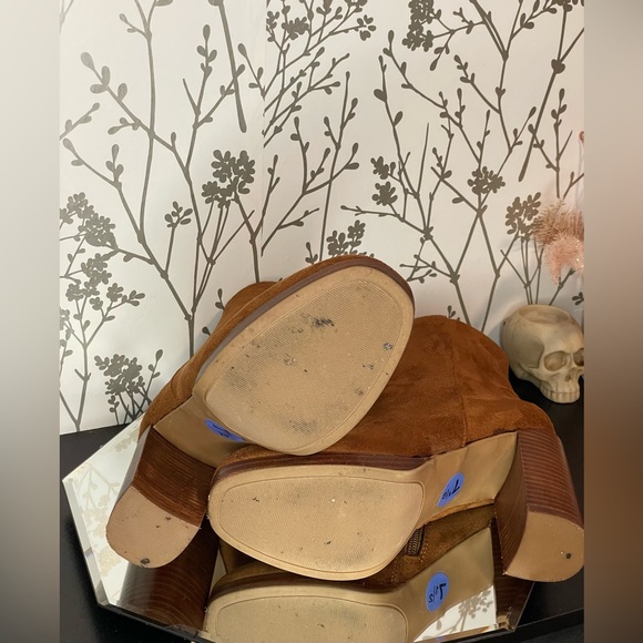 Orangish brown tj maxx booties, size 7.5. - Picture 3 of 5